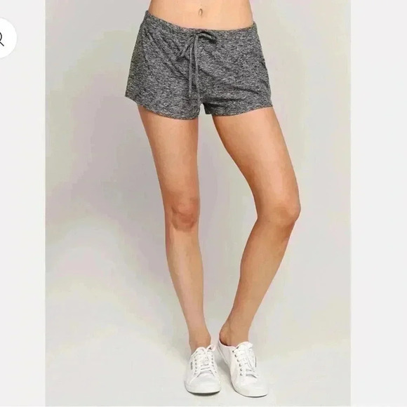 Beyond yoga feather light jogger shorts - Picture 1 of 7